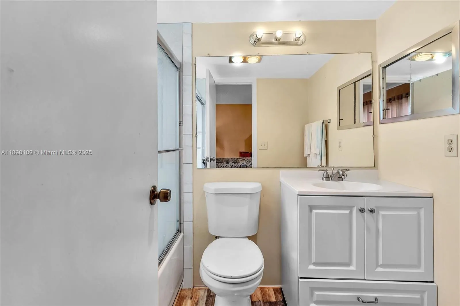 160 Markham H, #160