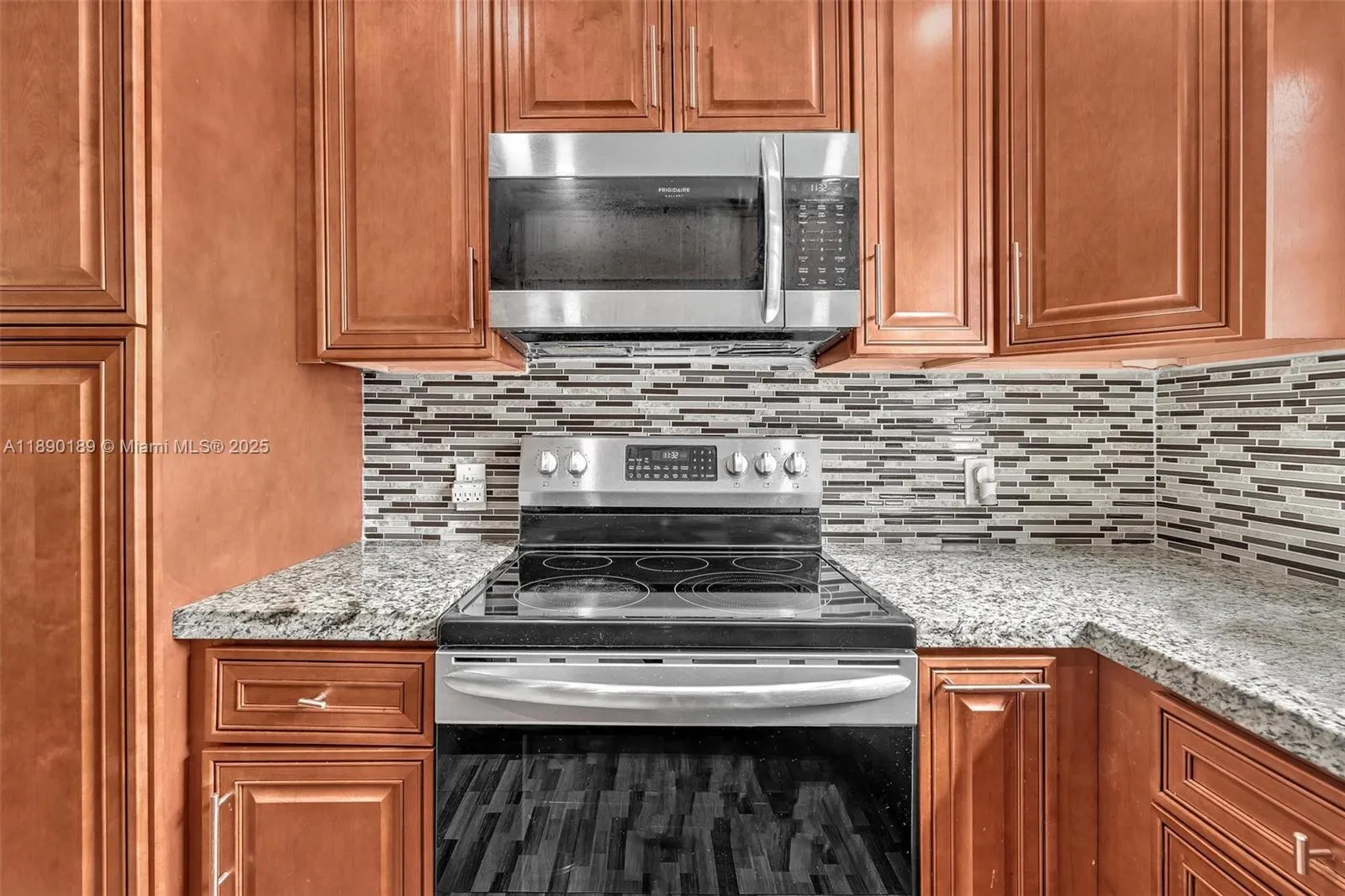 160 Markham H, #160