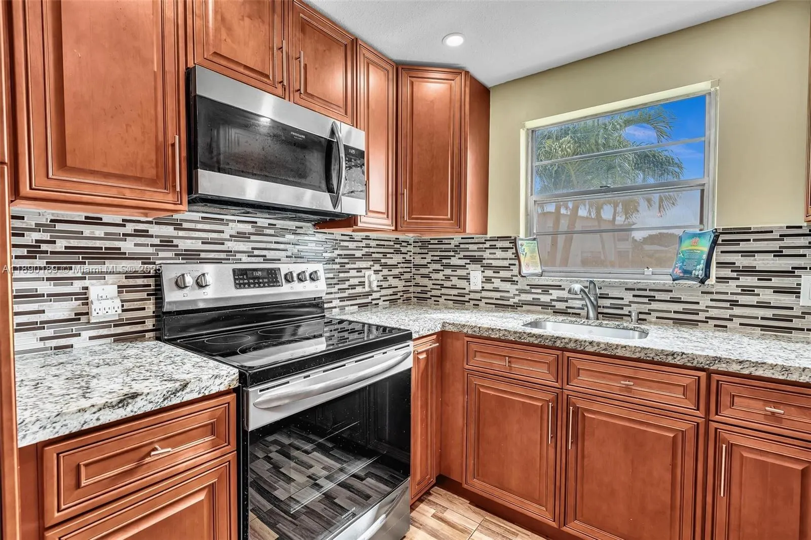 160 Markham H, #160