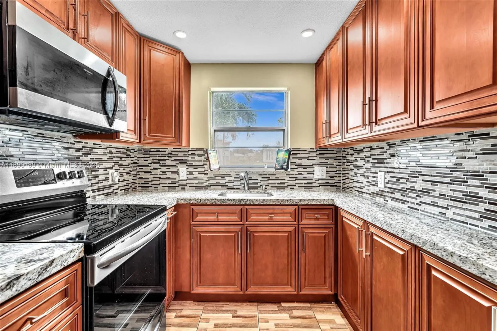 160 Markham H, #160