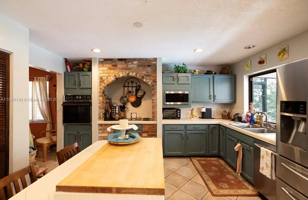 2180 SW 115th Ter