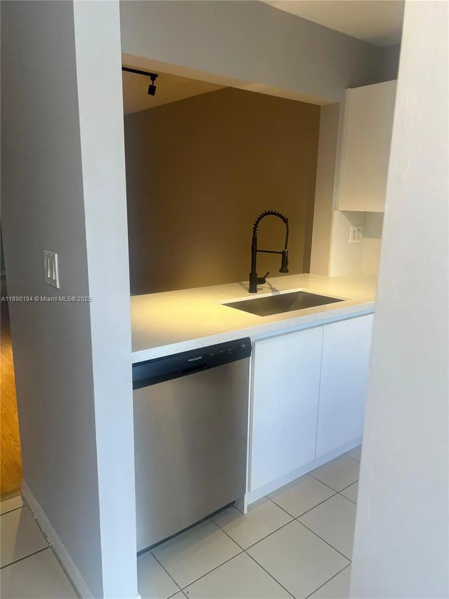 438 NE 210th Cir Ter, #102-4B