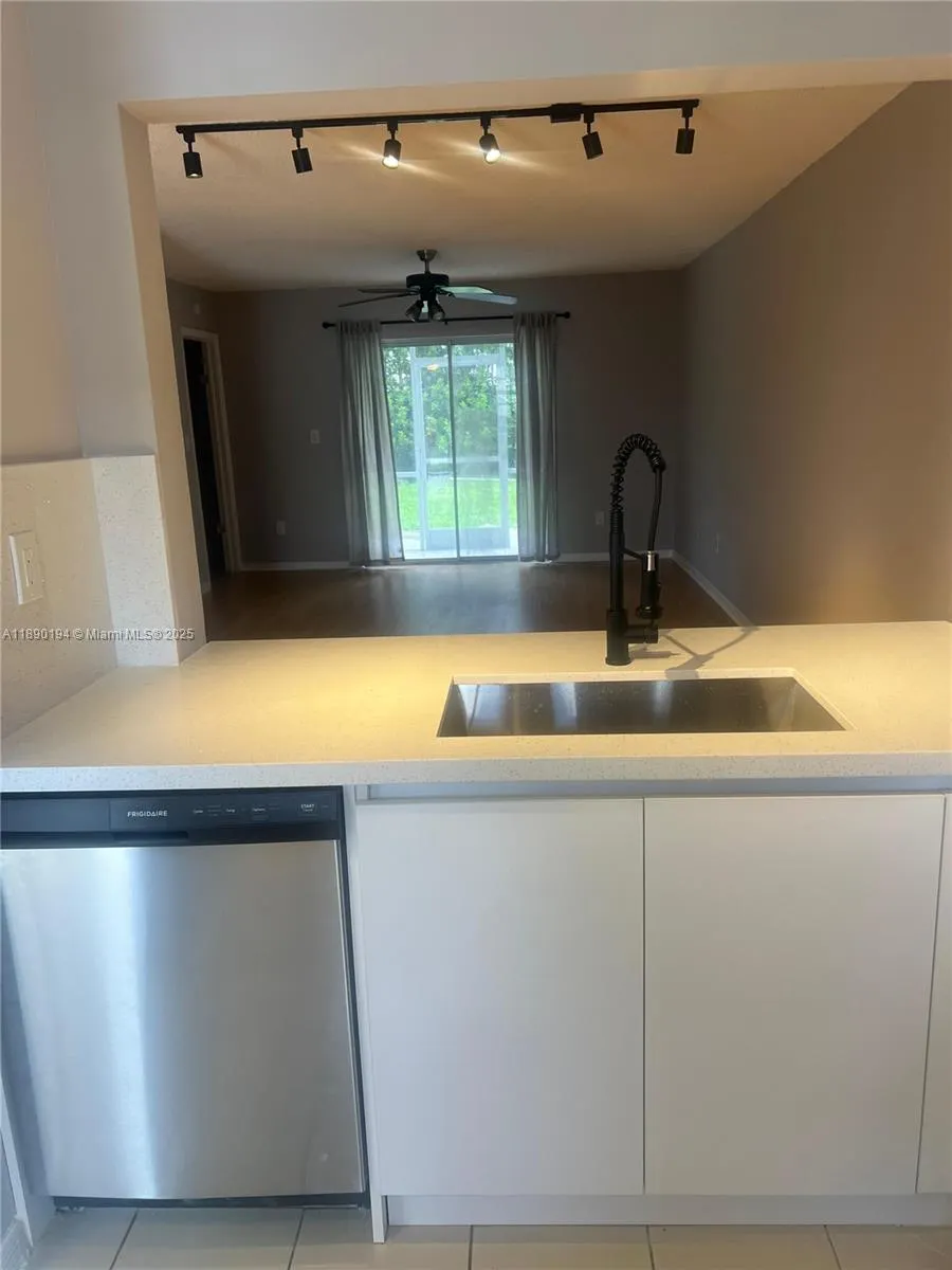 438 NE 210th Cir Ter, #102-4B