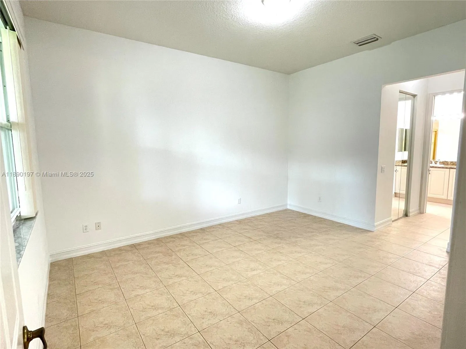 6843 Montrose Way