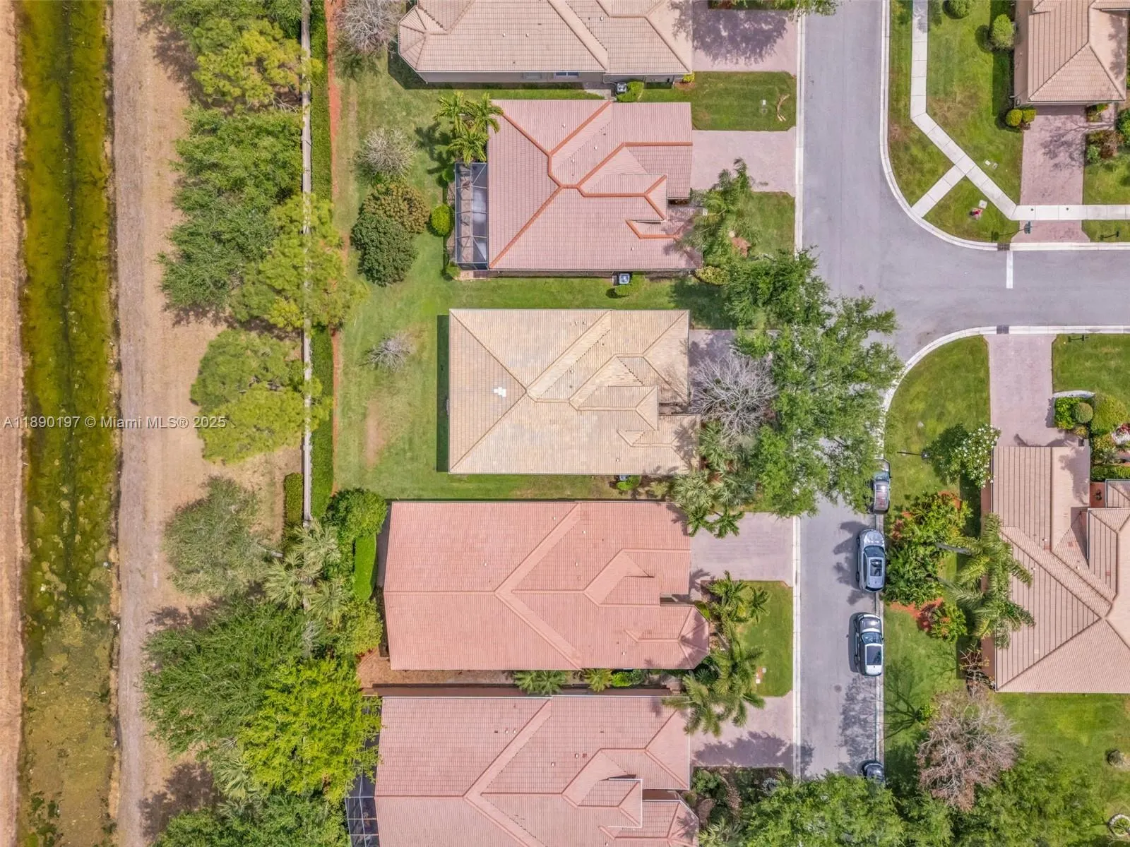 6843 Montrose Way