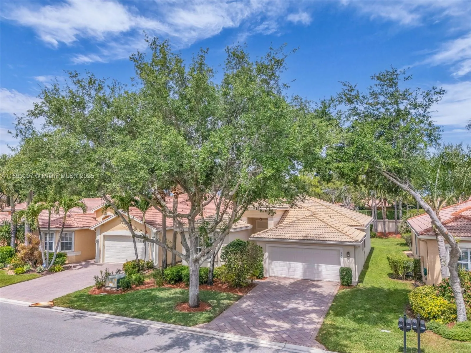 6843 Montrose Way