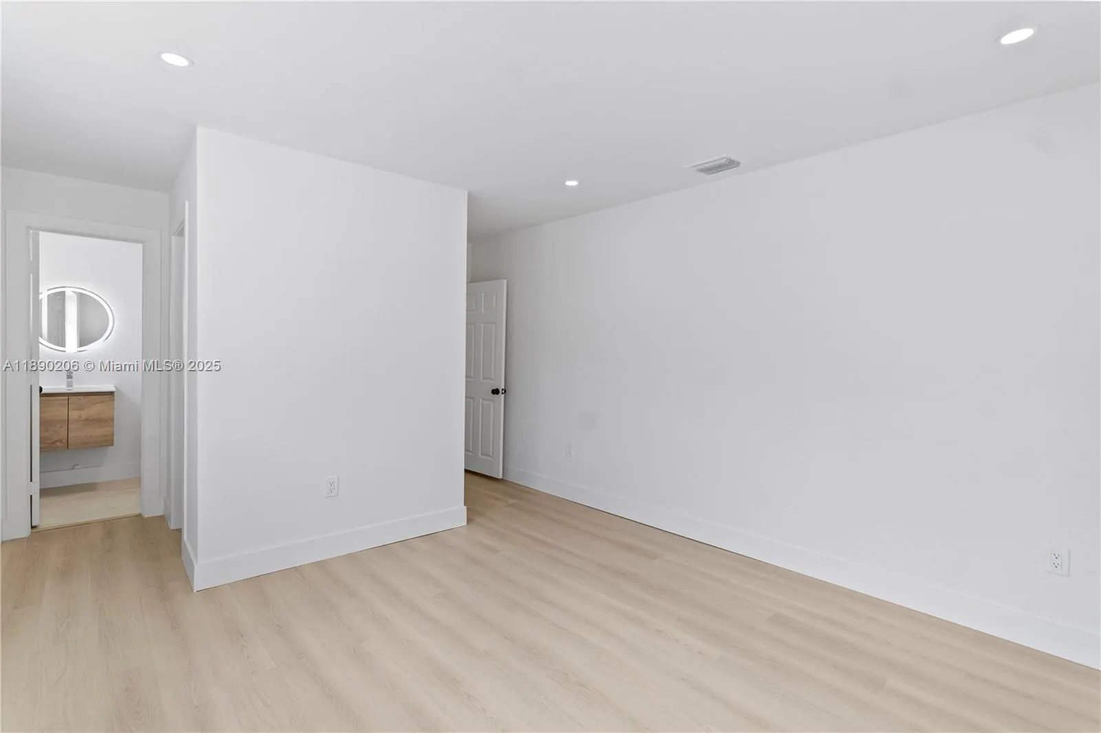 200 E 60th St