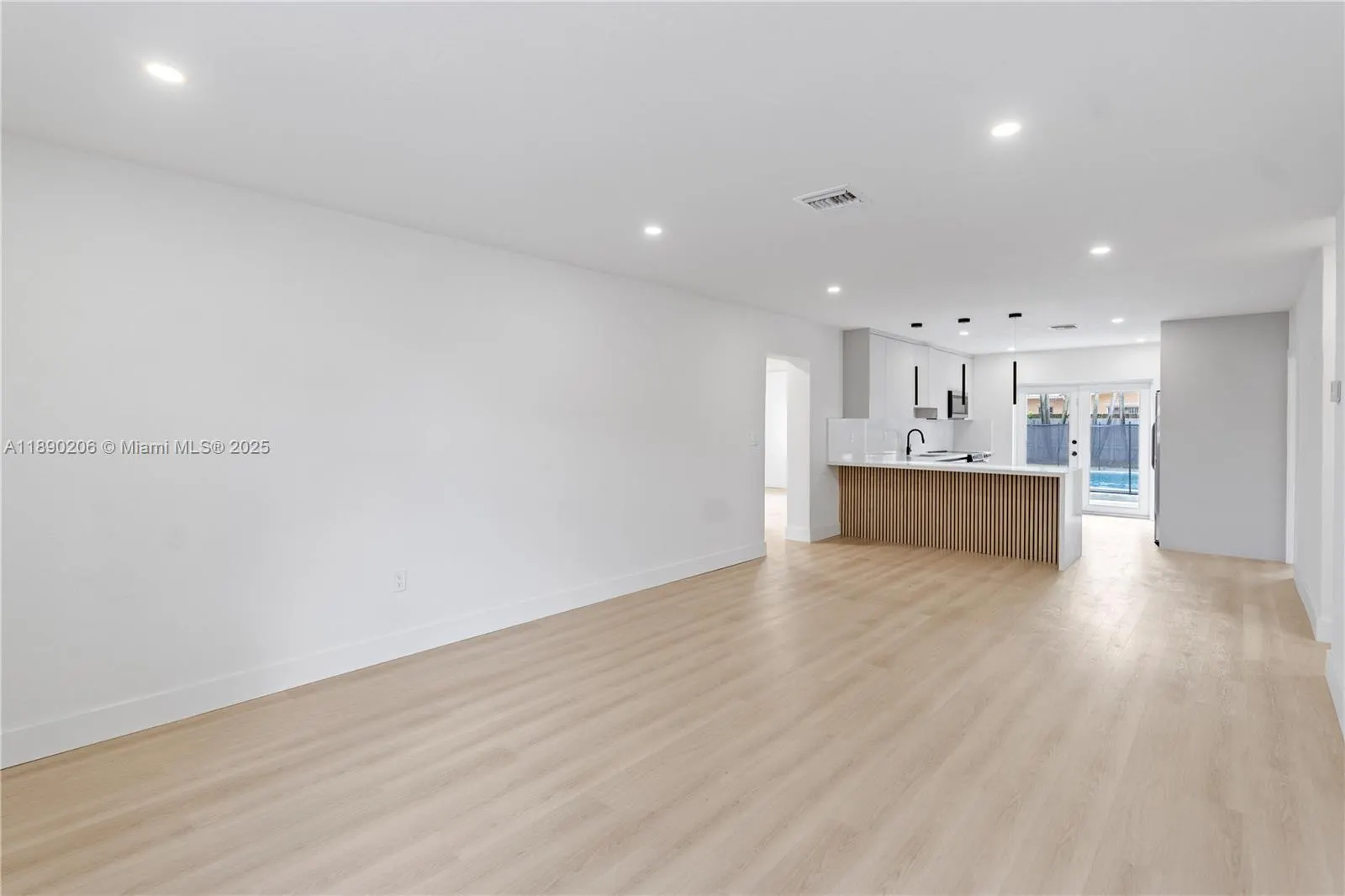 200 E 60th St