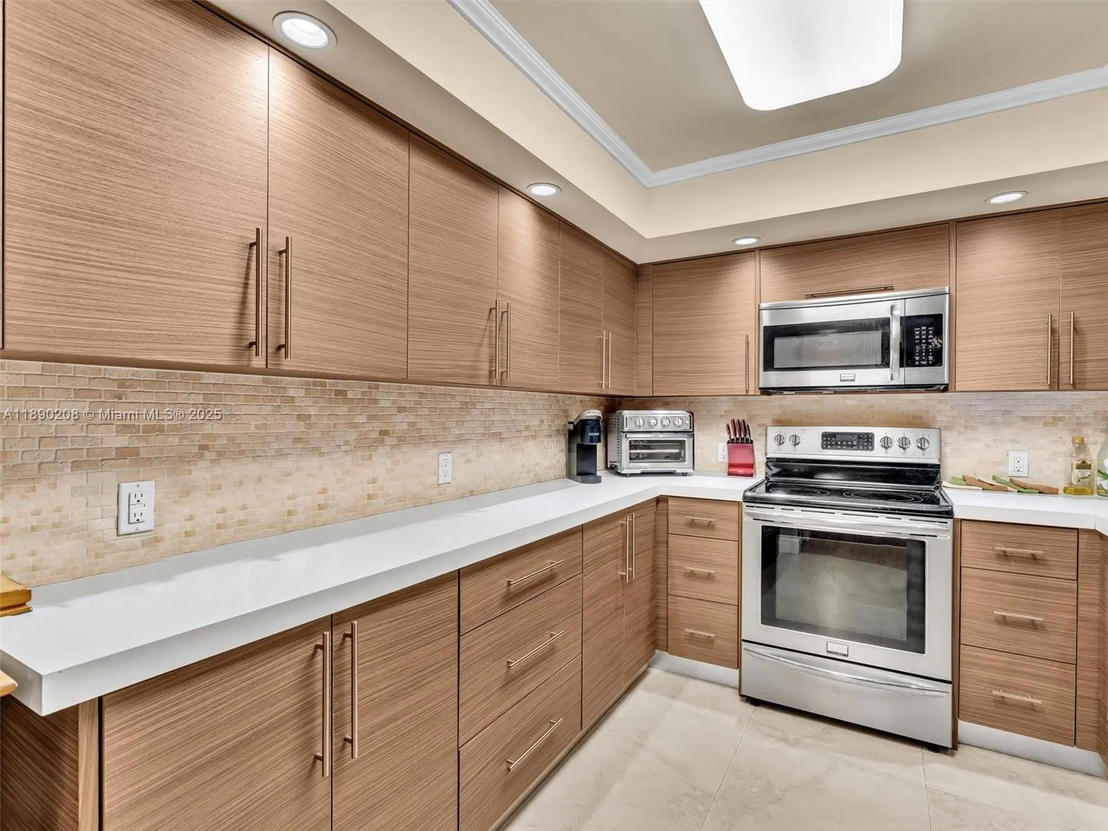 600 Biltmore Way, #406