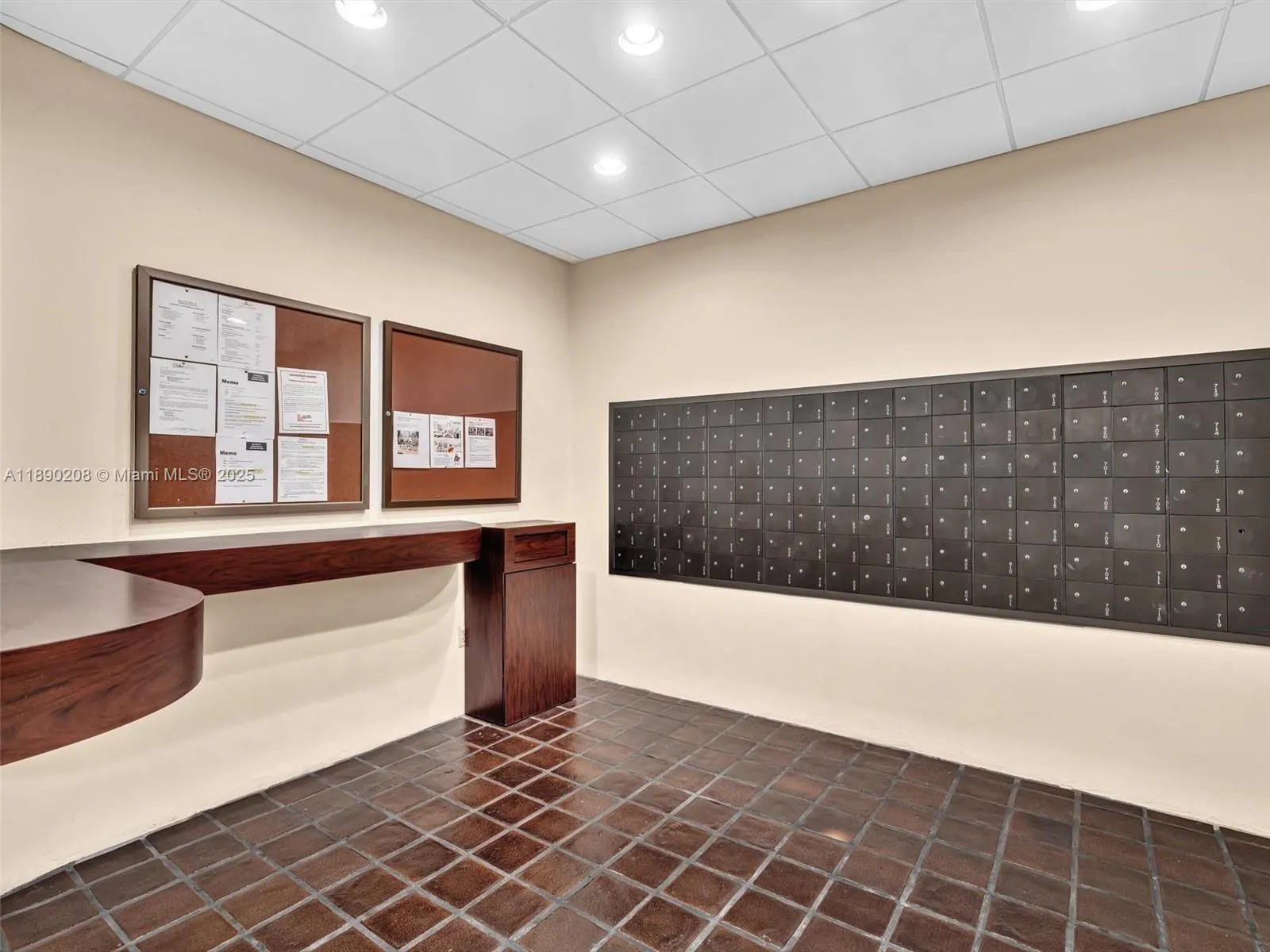 600 Biltmore Way, #406