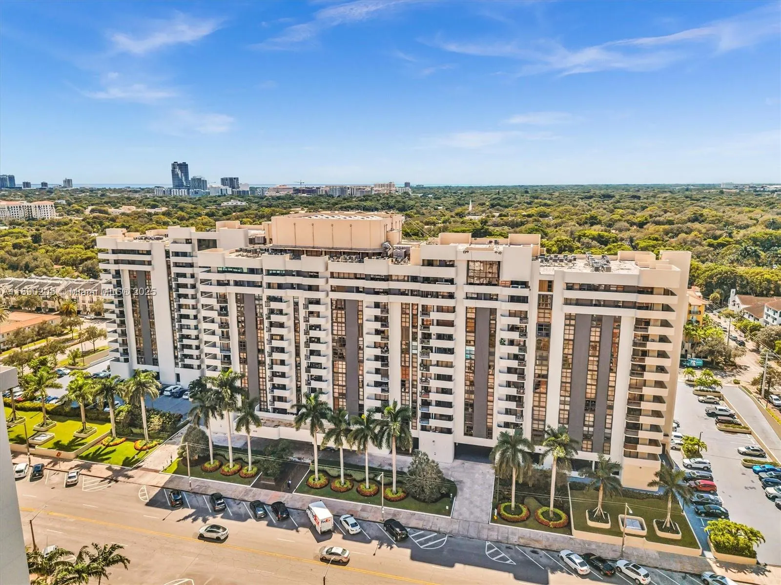 600 Biltmore Way, #406