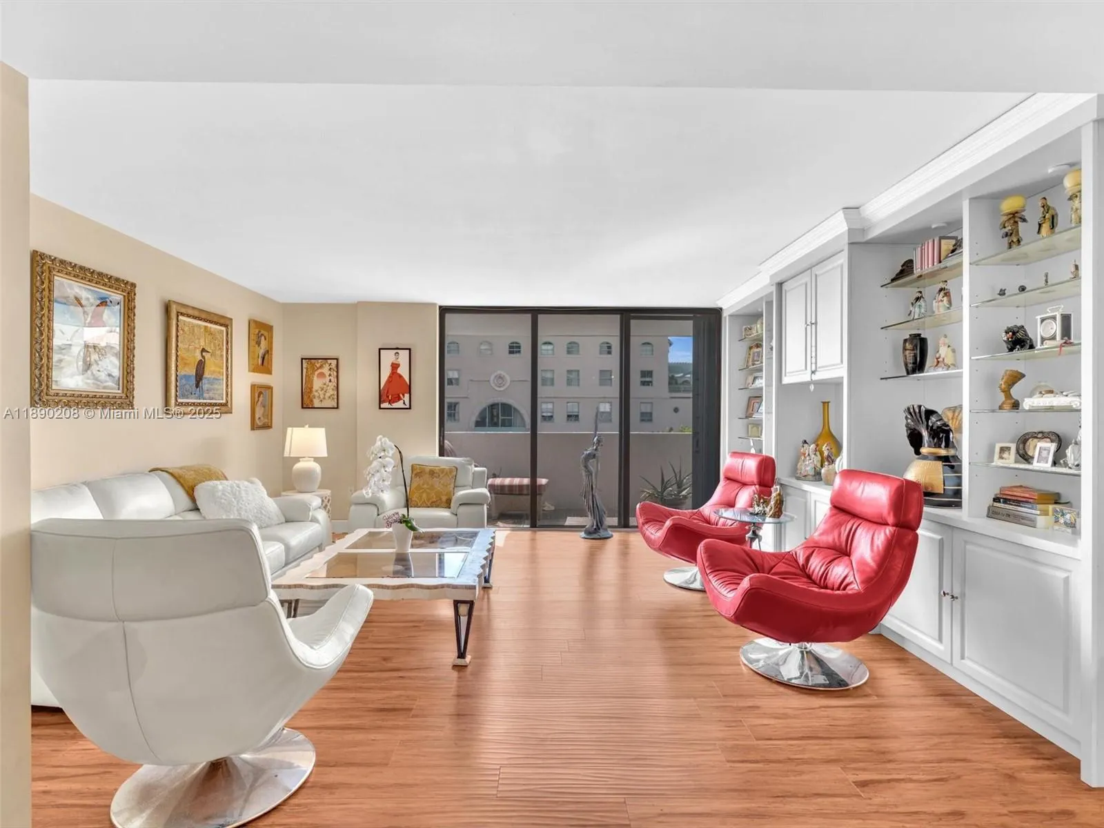 600 Biltmore Way, #406