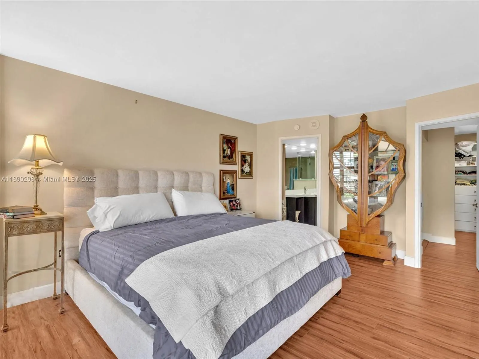 600 Biltmore Way, #406