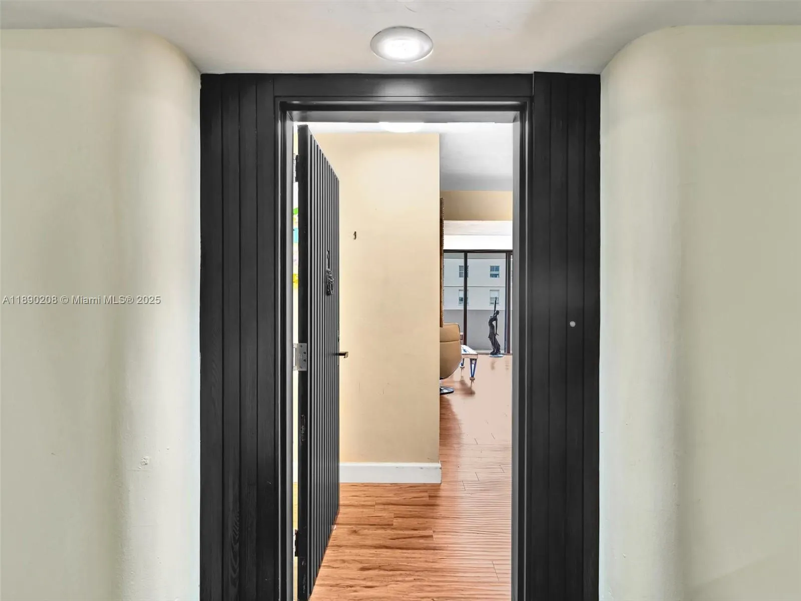 600 Biltmore Way, #406