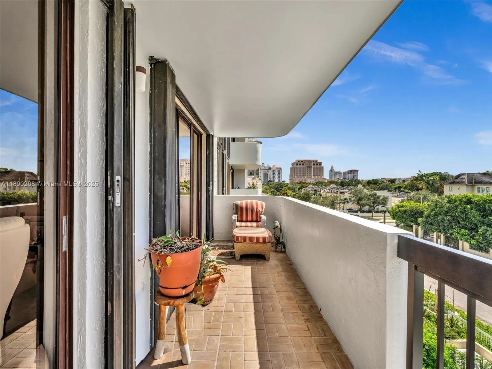 600 Biltmore Way, #406