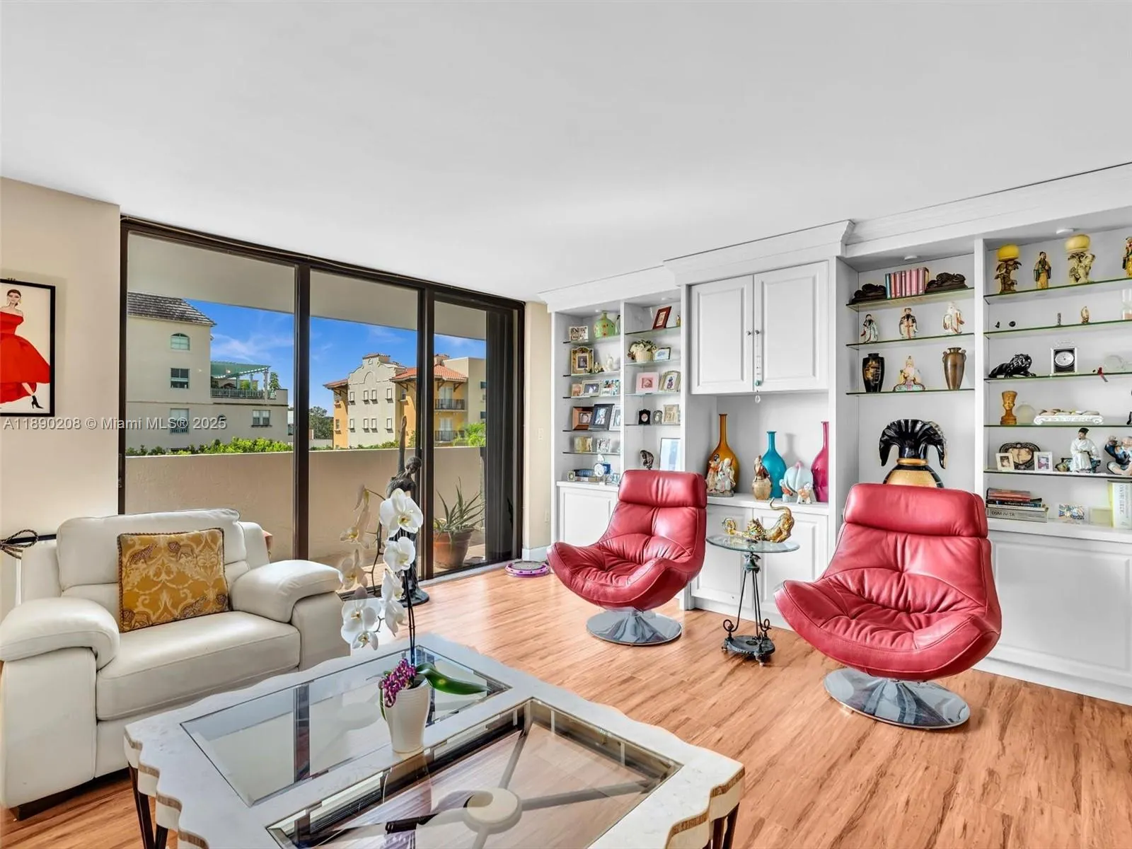 600 Biltmore Way, #406