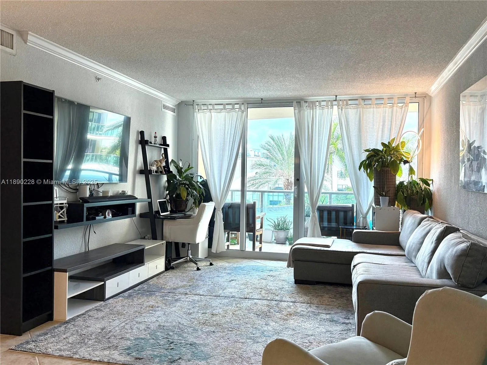 2501 S Ocean Dr, #330