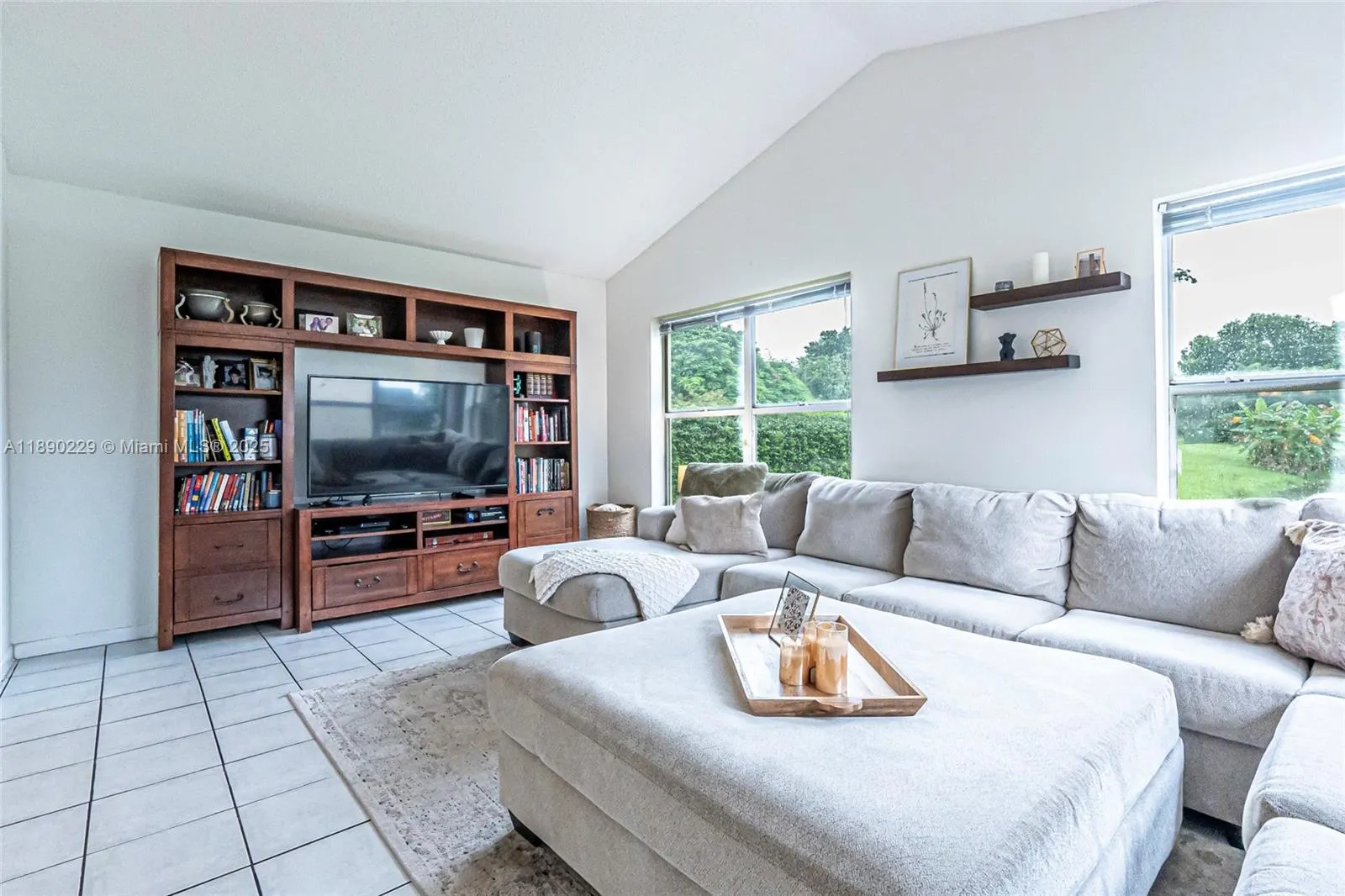 2913 Myrtle Oak Cir