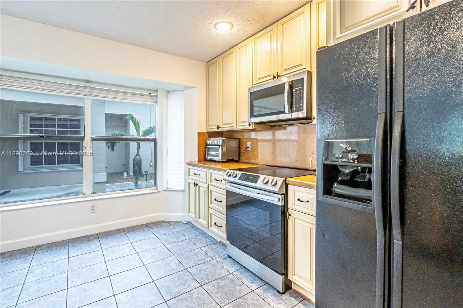 2913 Myrtle Oak Cir
