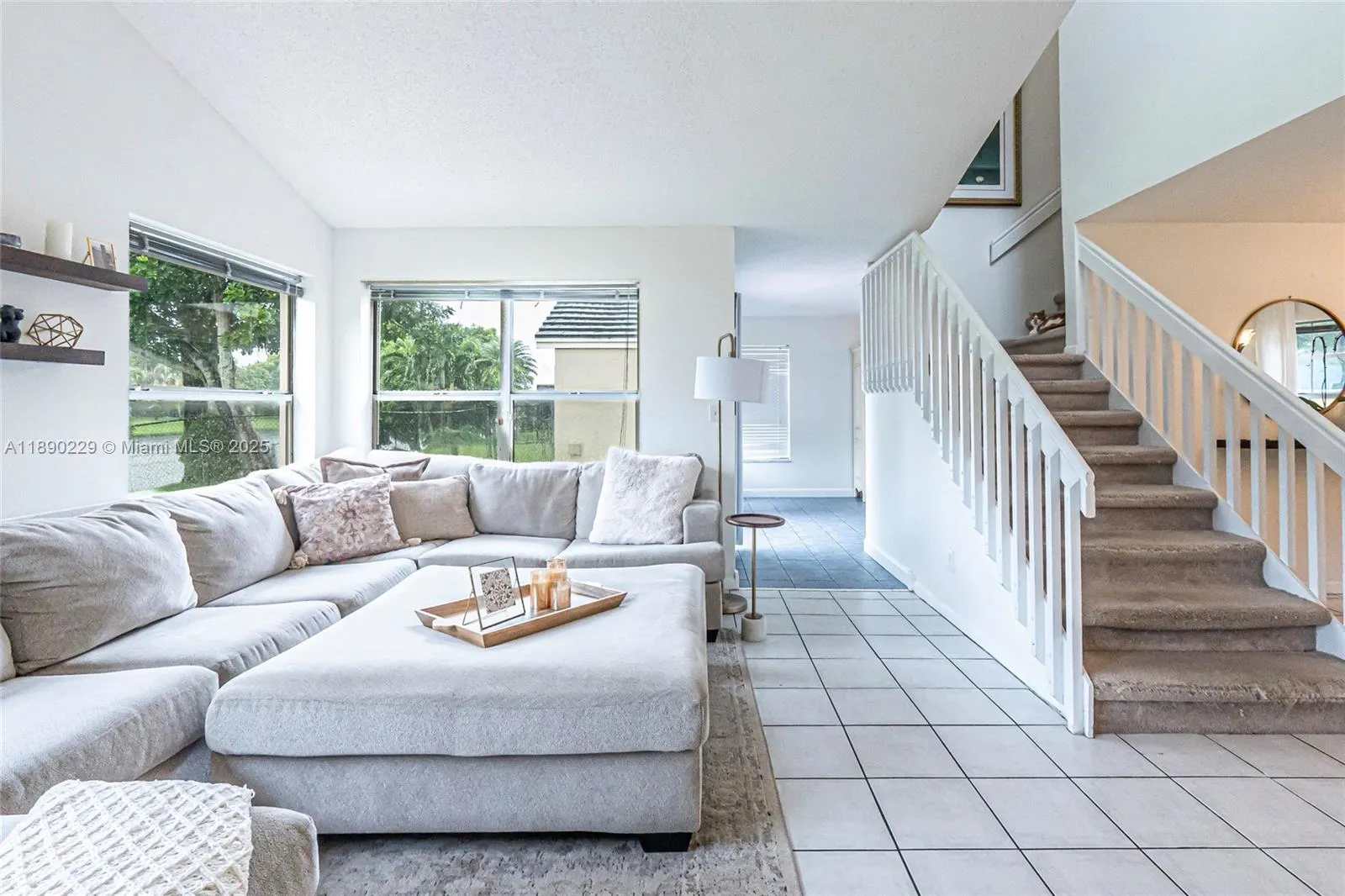2913 Myrtle Oak Cir