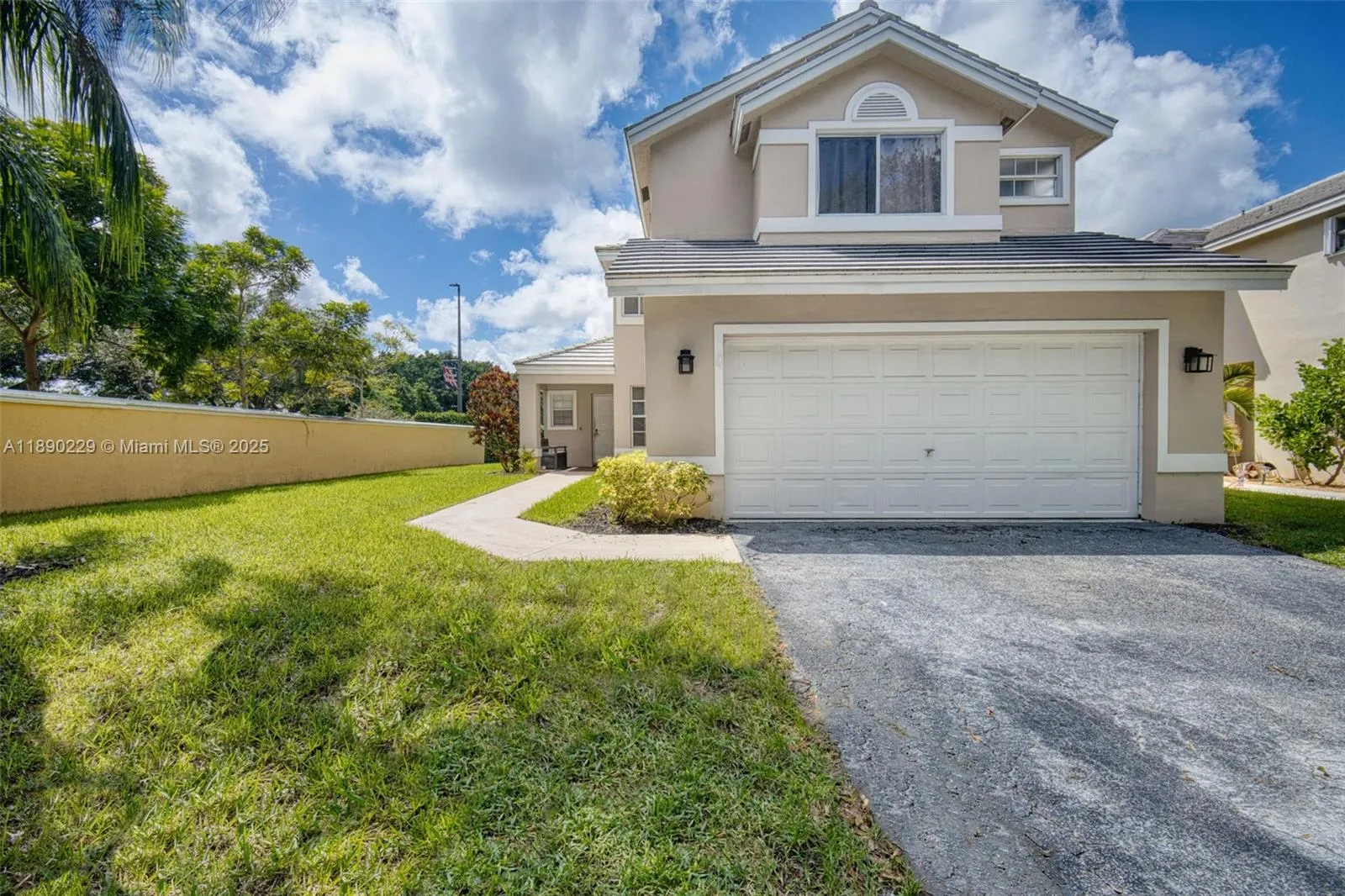 2913 Myrtle Oak Cir
