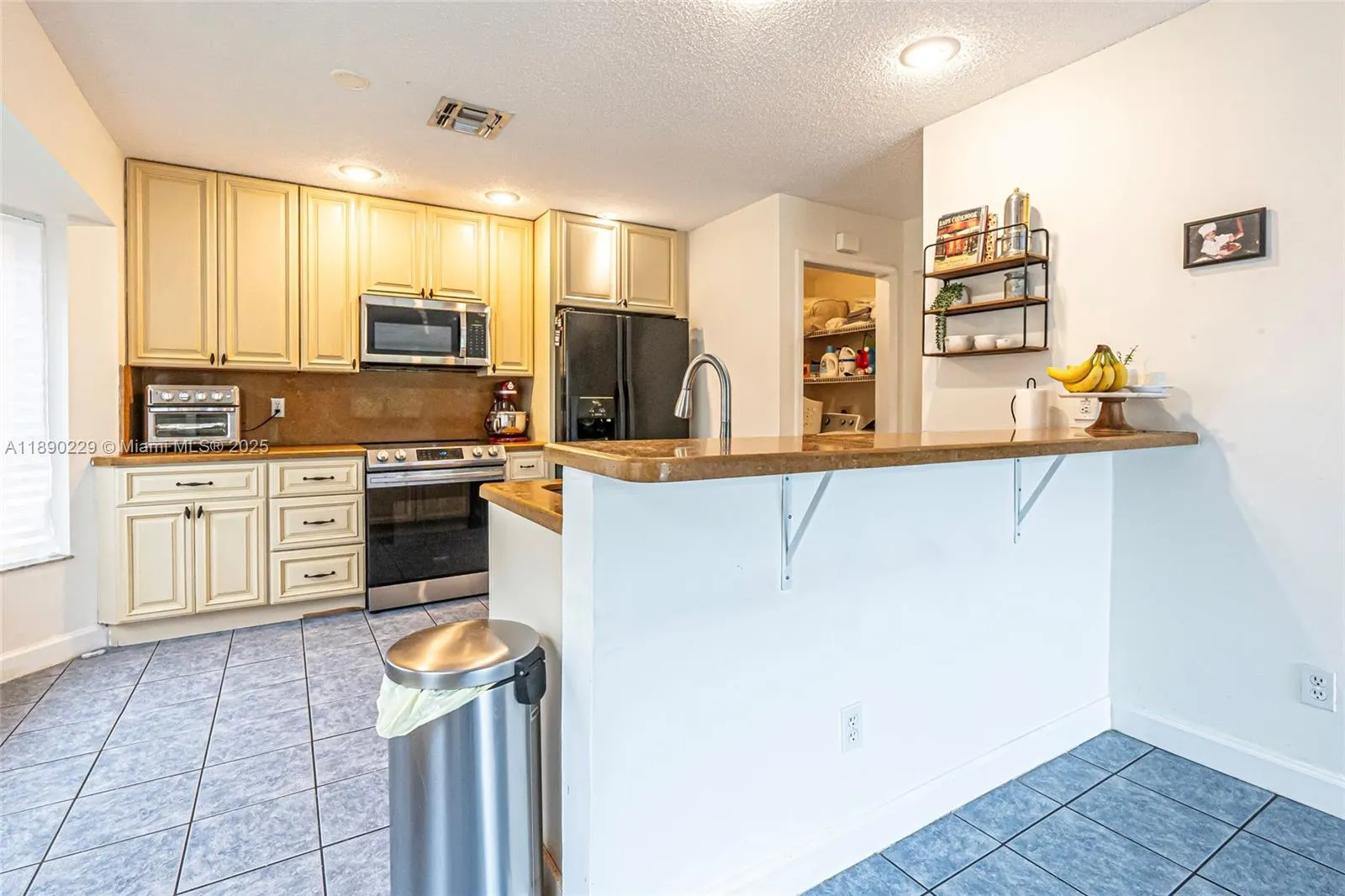 2913 Myrtle Oak Cir