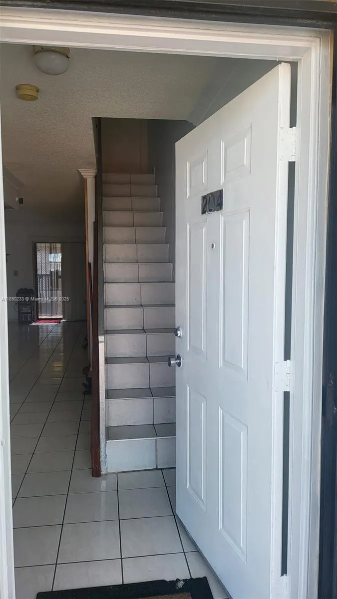 2319 W 60th St, #D204