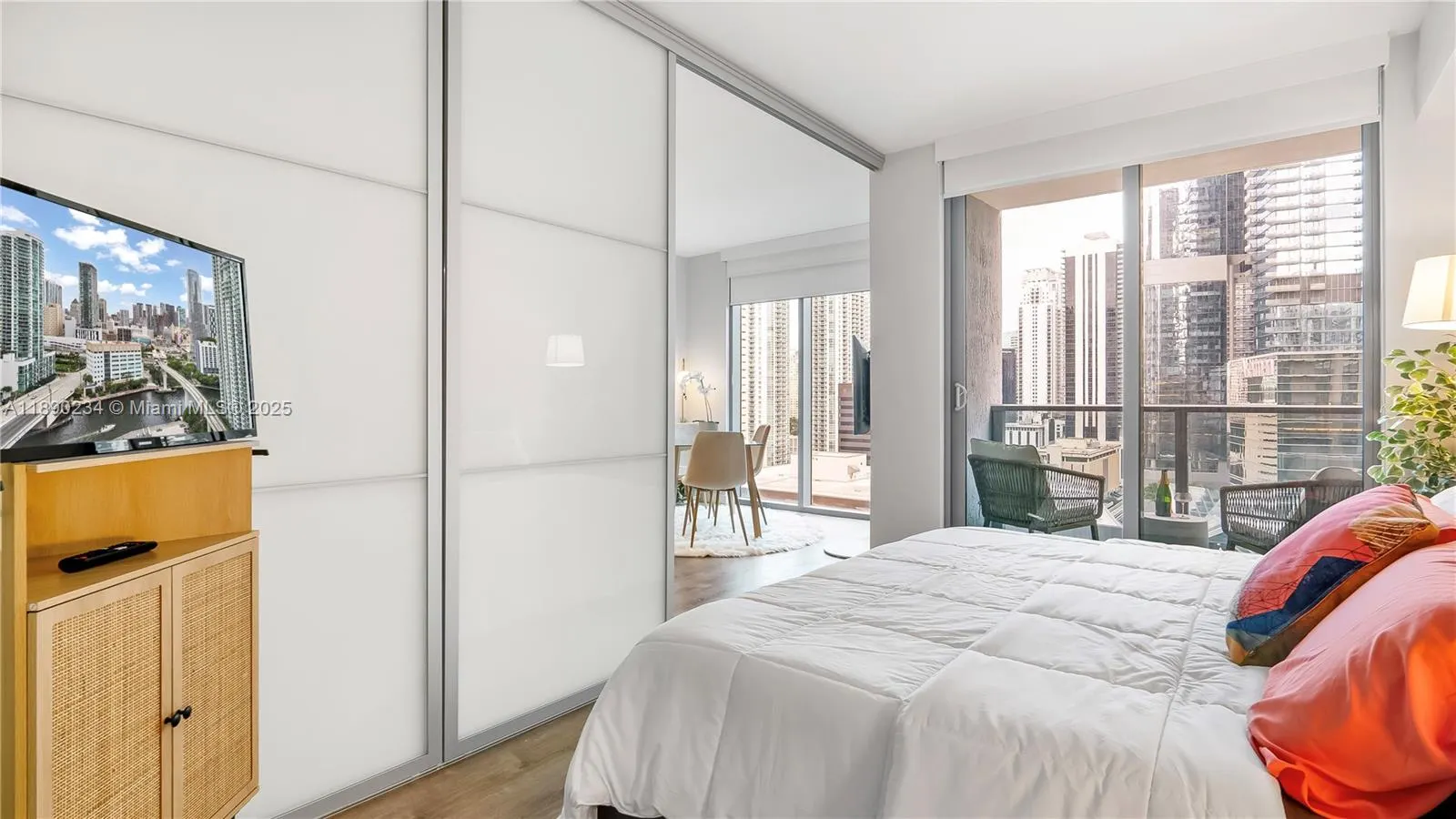 31 SE 6th St, #2203