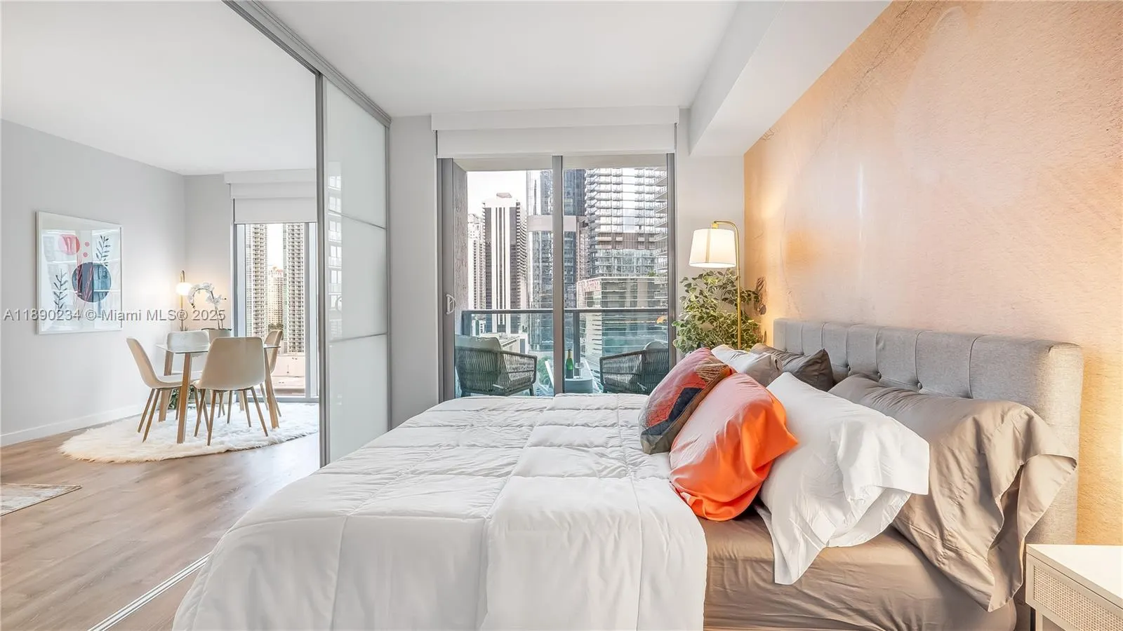 31 SE 6th St, #2203