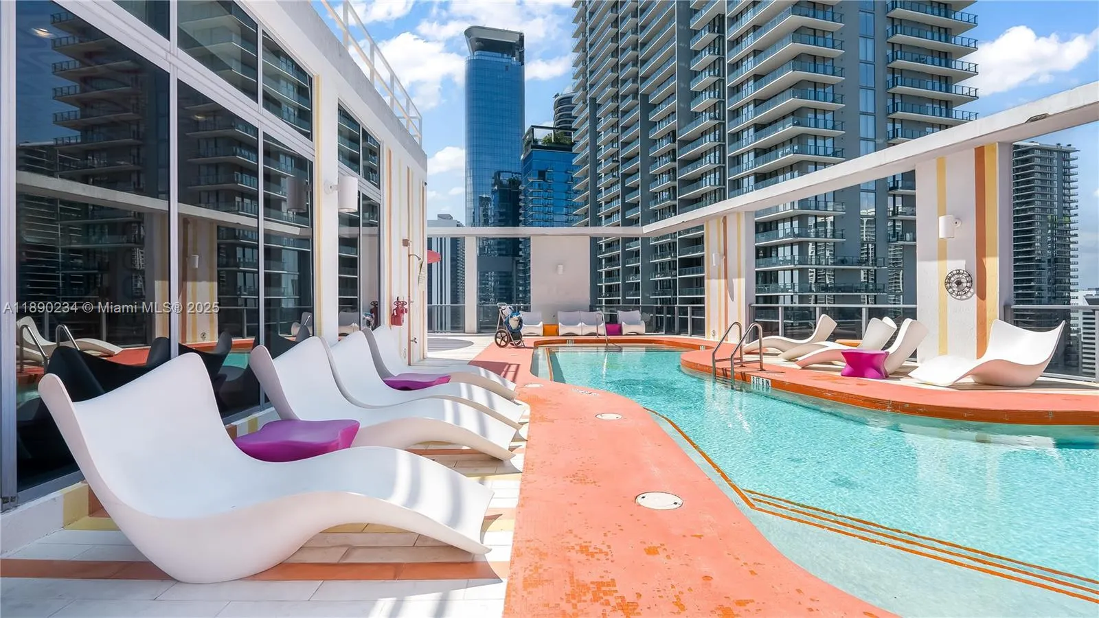 31 SE 6th St, #2203