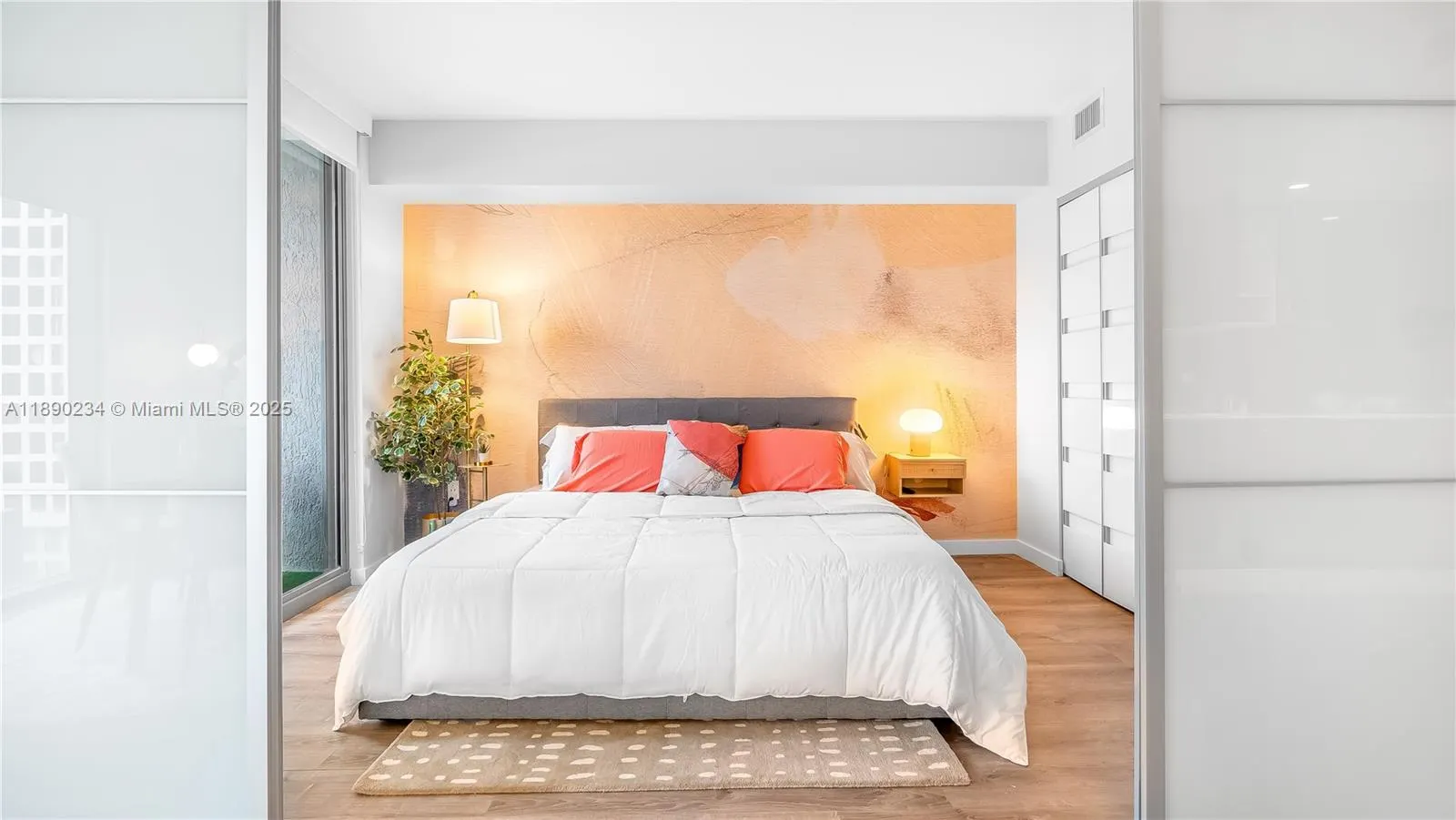 31 SE 6th St, #2203