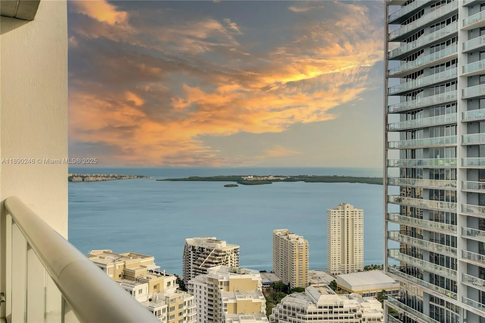 475 Brickell Ave, #4711