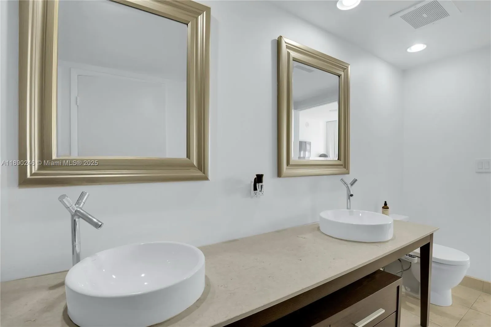 475 Brickell Ave, #4711