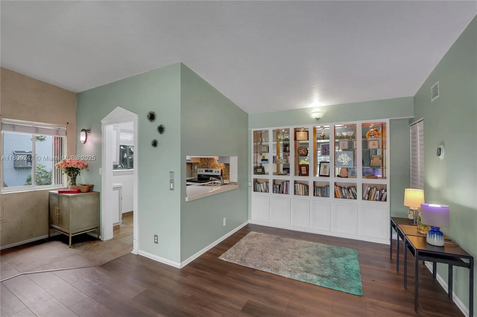 2737 S Oakland Forest Dr, #204