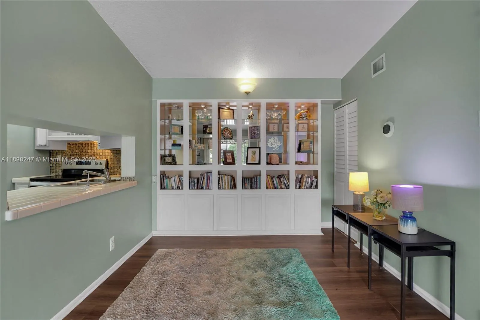 2737 S Oakland Forest Dr, #204