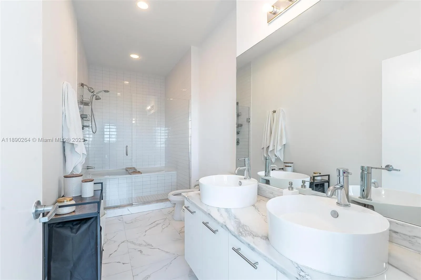 888 Biscayne Blvd, #1210