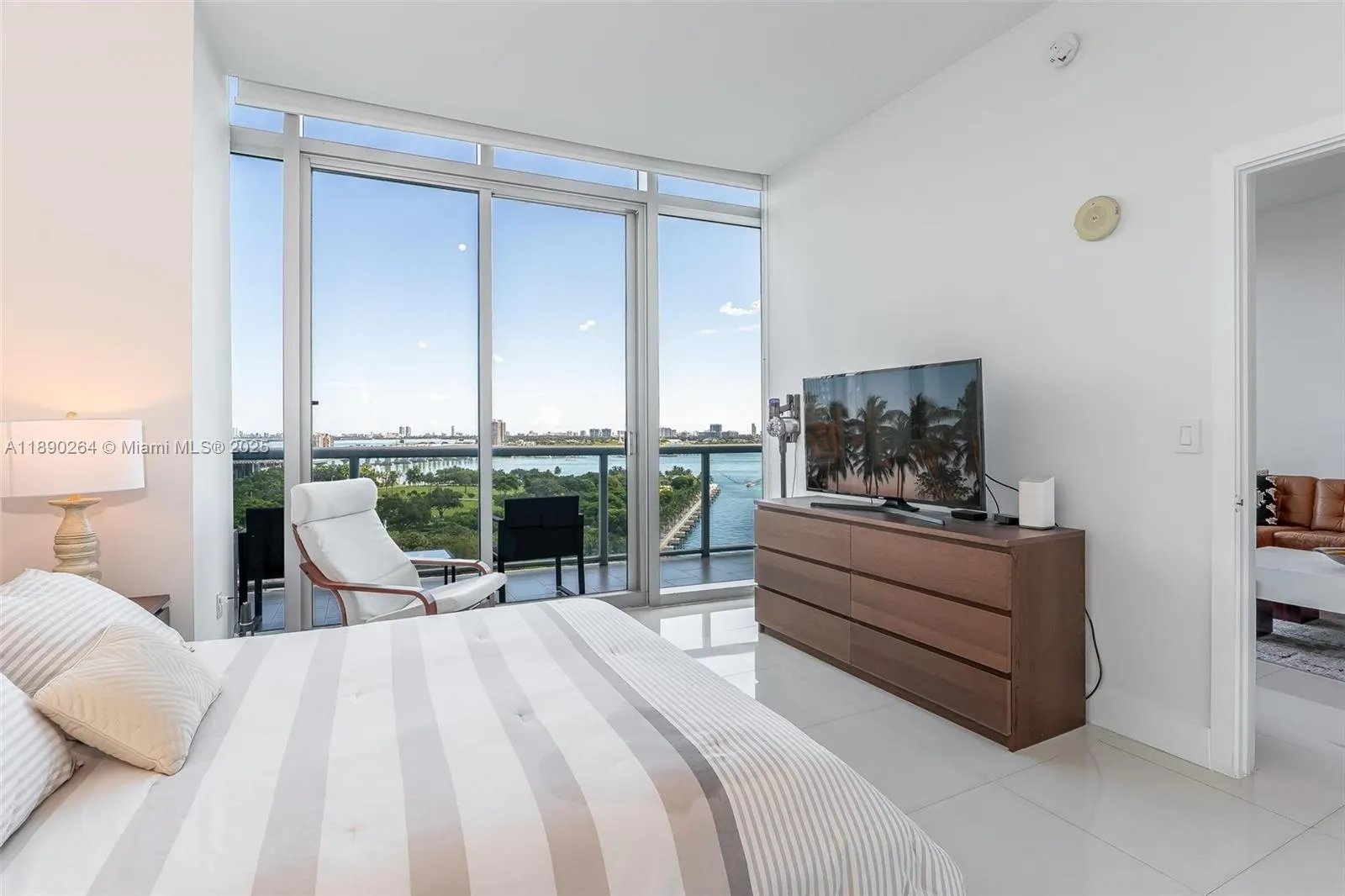 888 Biscayne Blvd, #1210