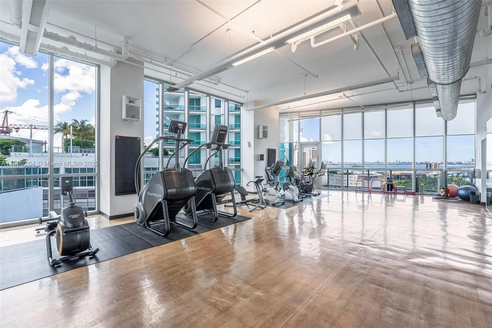 888 Biscayne Blvd, #1210