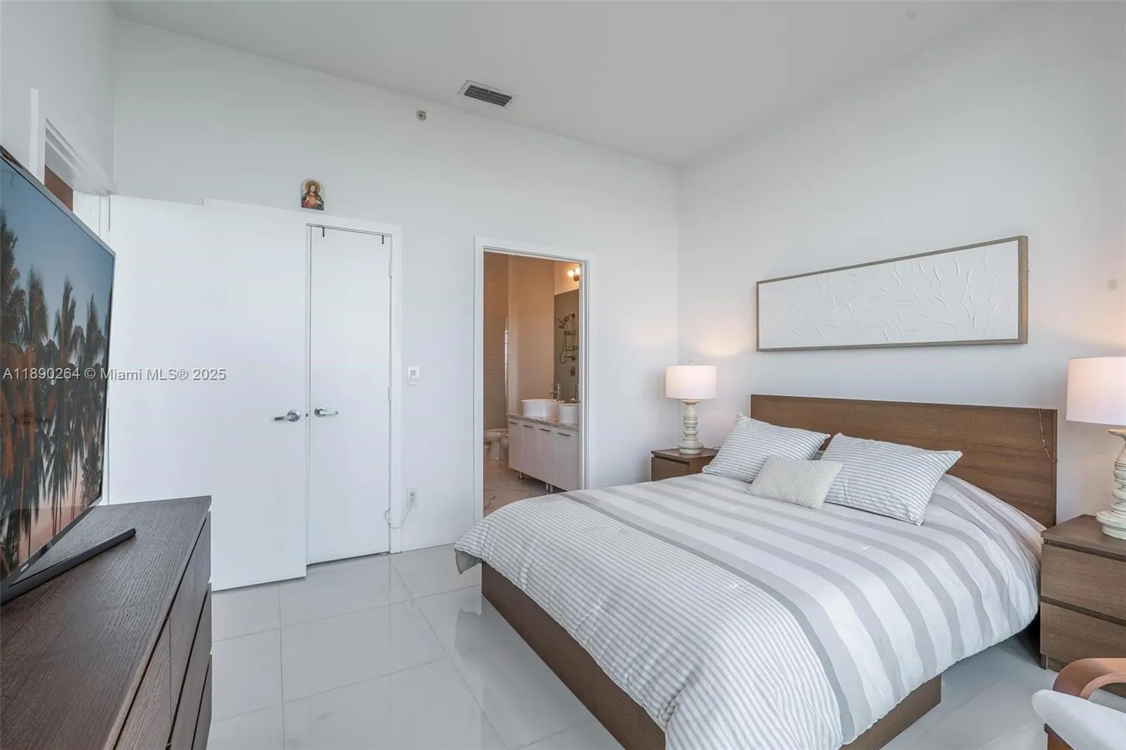 888 Biscayne Blvd, #1210