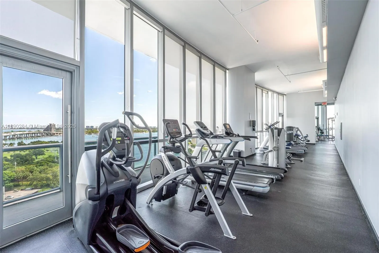 888 Biscayne Blvd, #1210