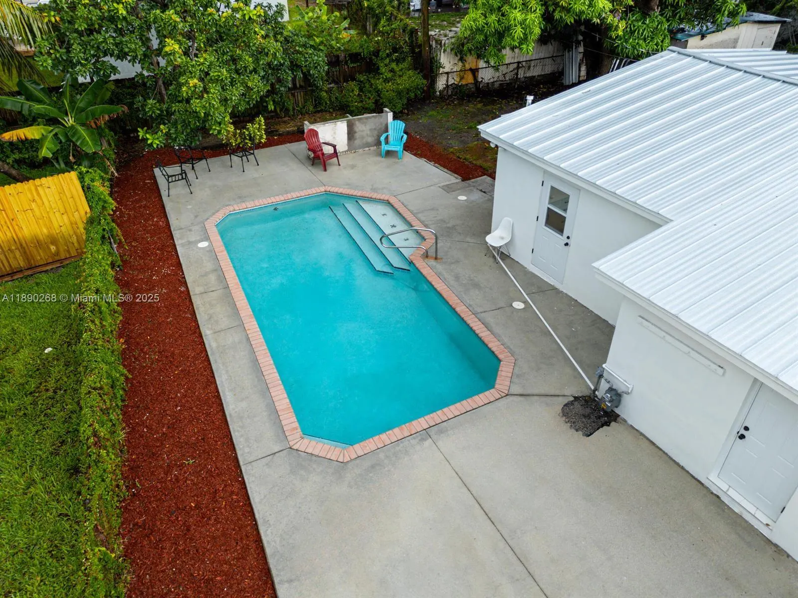 1251 NE 41st Dr