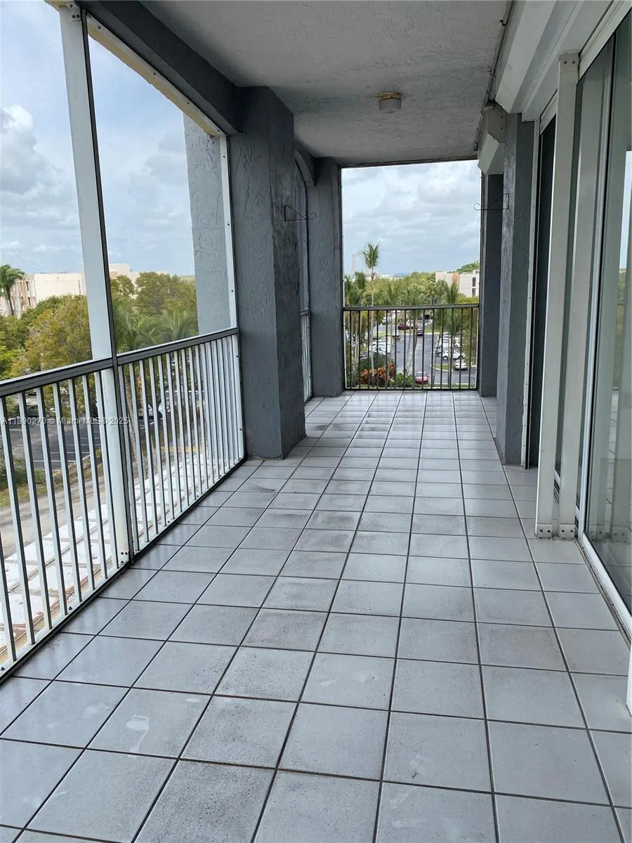 9725 NW 52nd St, #522