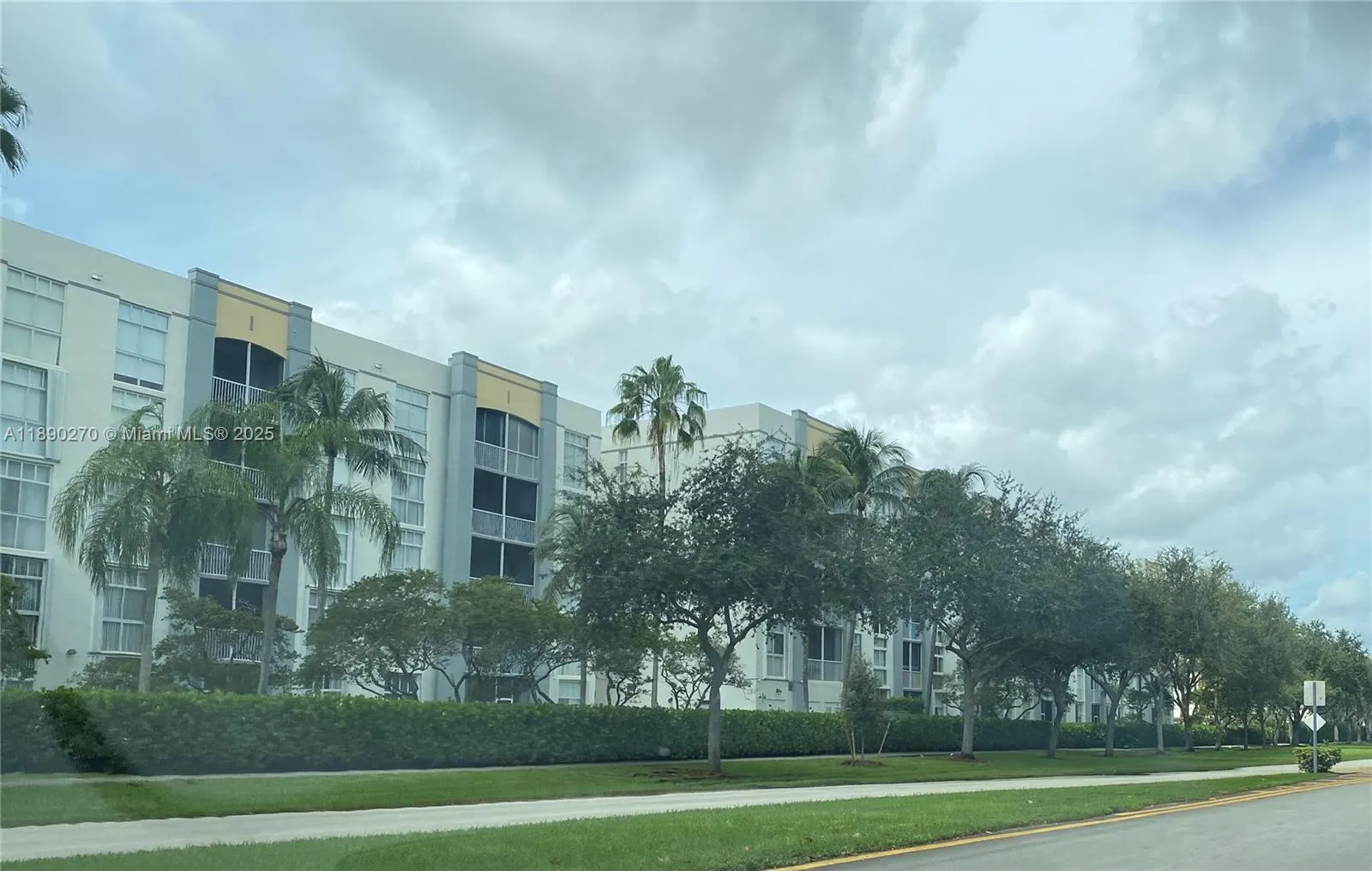 9725 NW 52nd St, #522