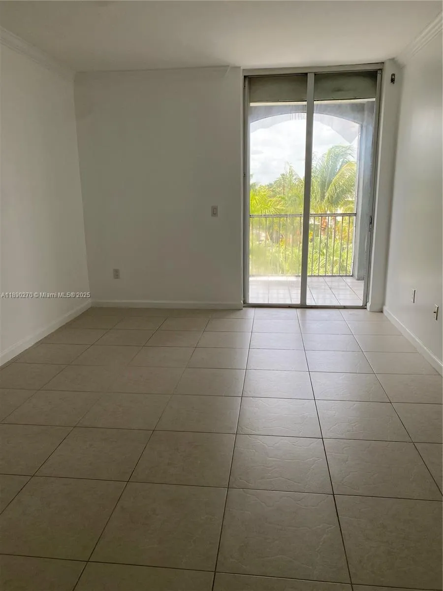 9725 NW 52nd St, #522