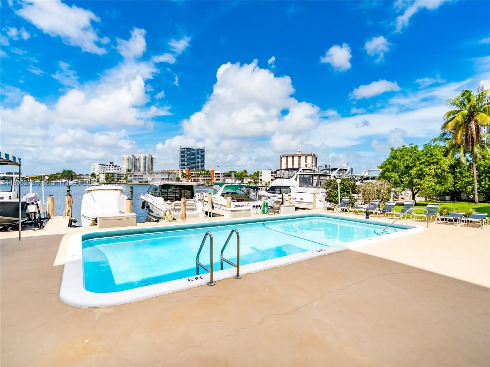 120 Golden Isles Dr, #31B