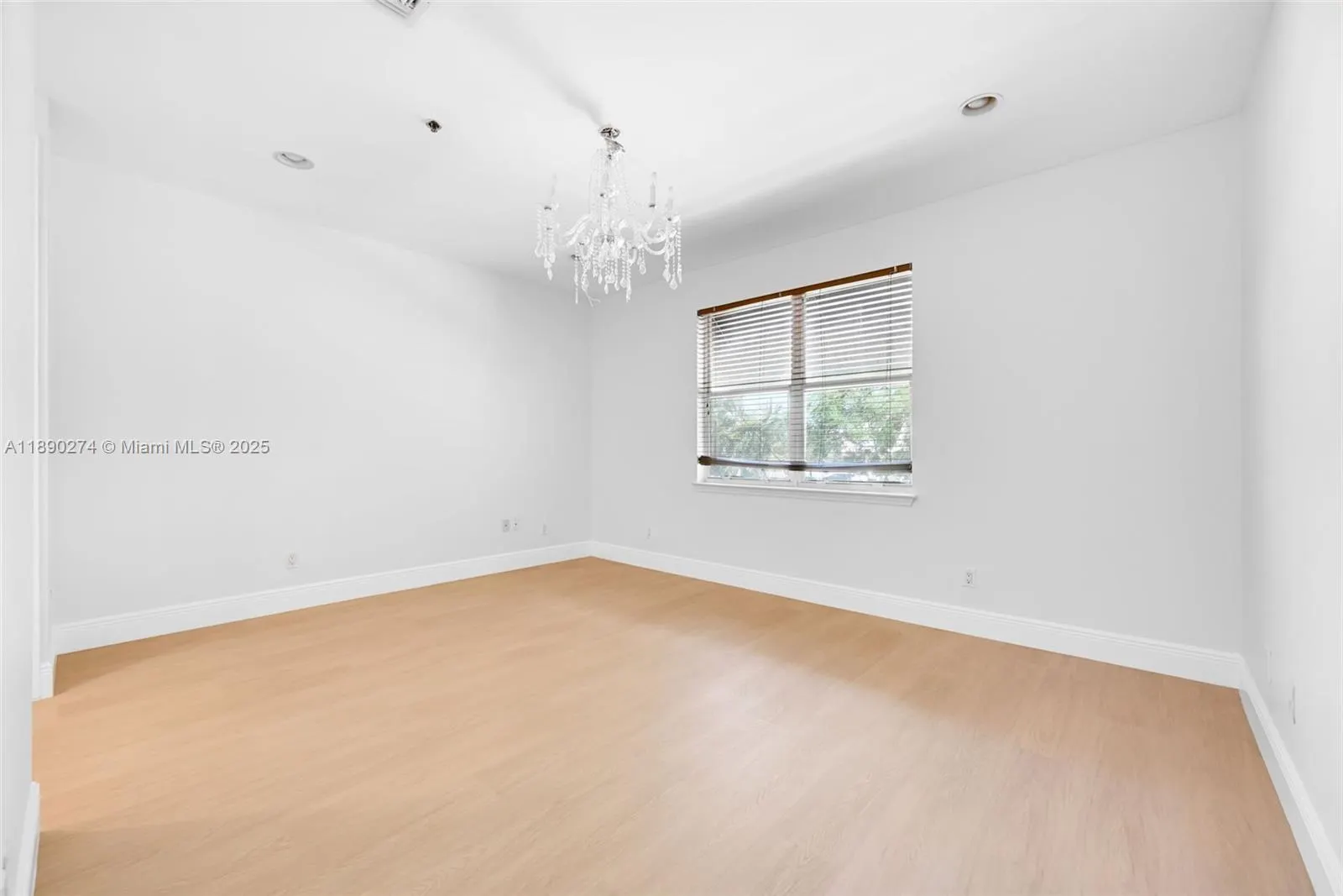 742 NE 7th Ave, #742