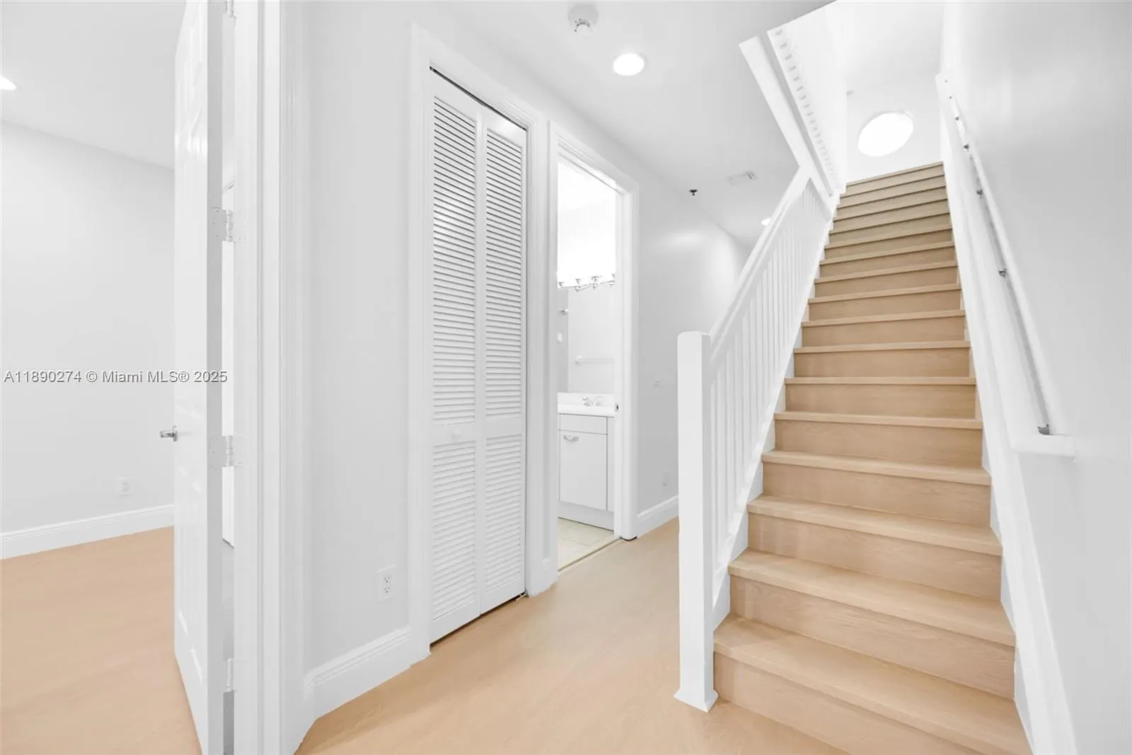 742 NE 7th Ave, #742