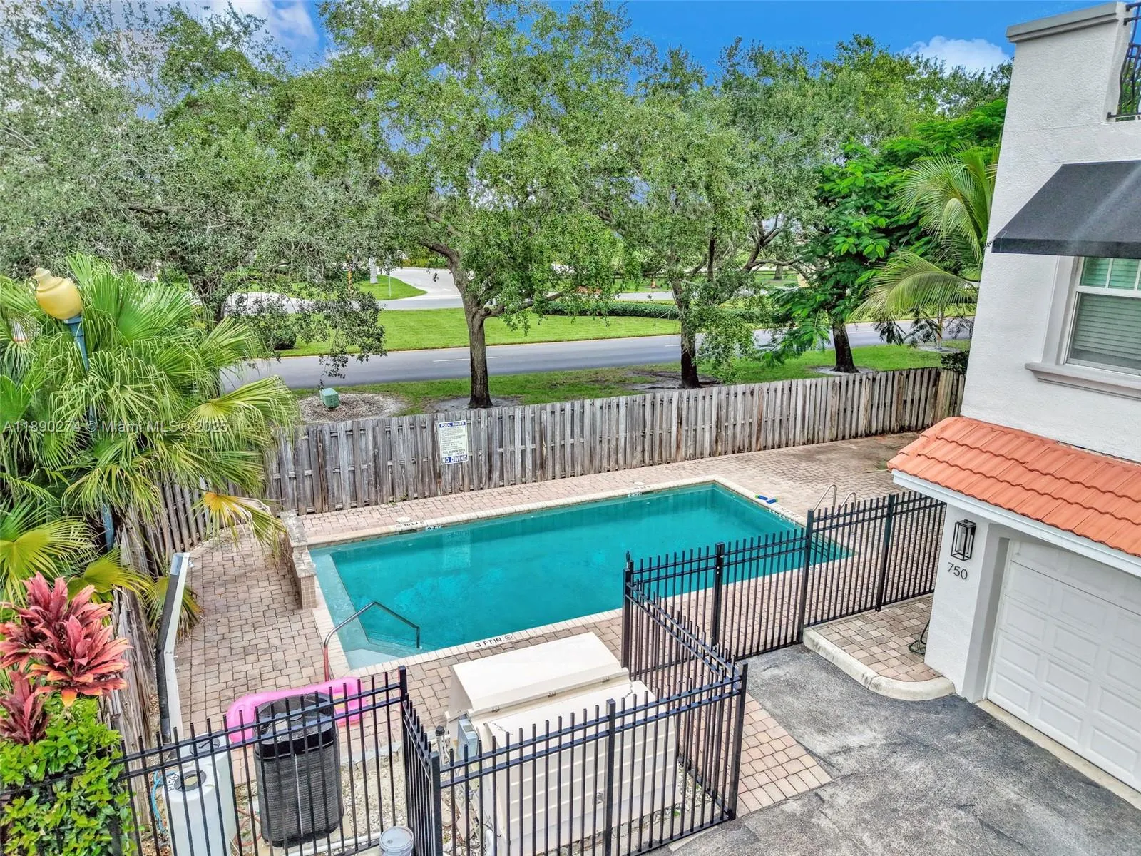 742 NE 7th Ave, #742