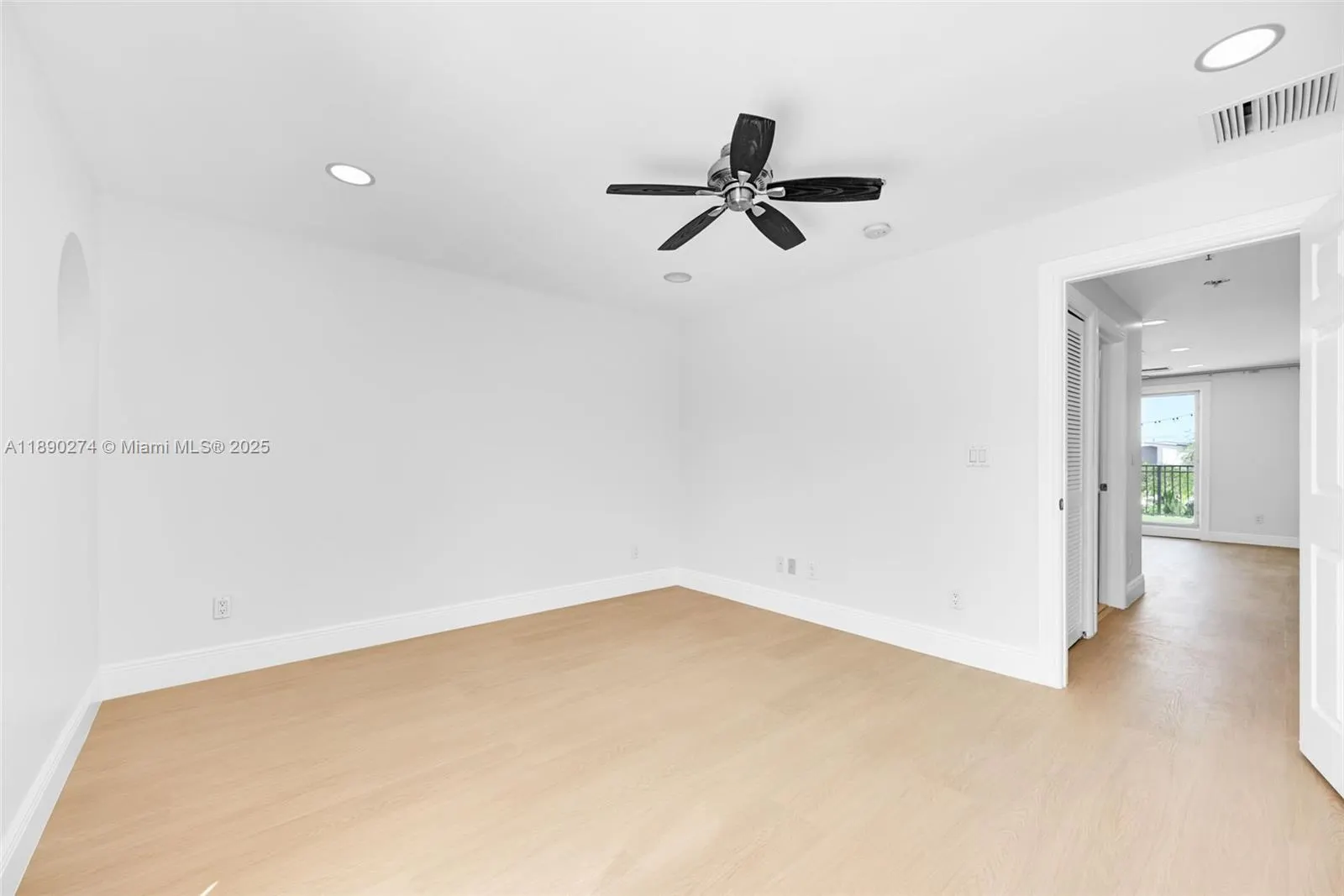 742 NE 7th Ave, #742