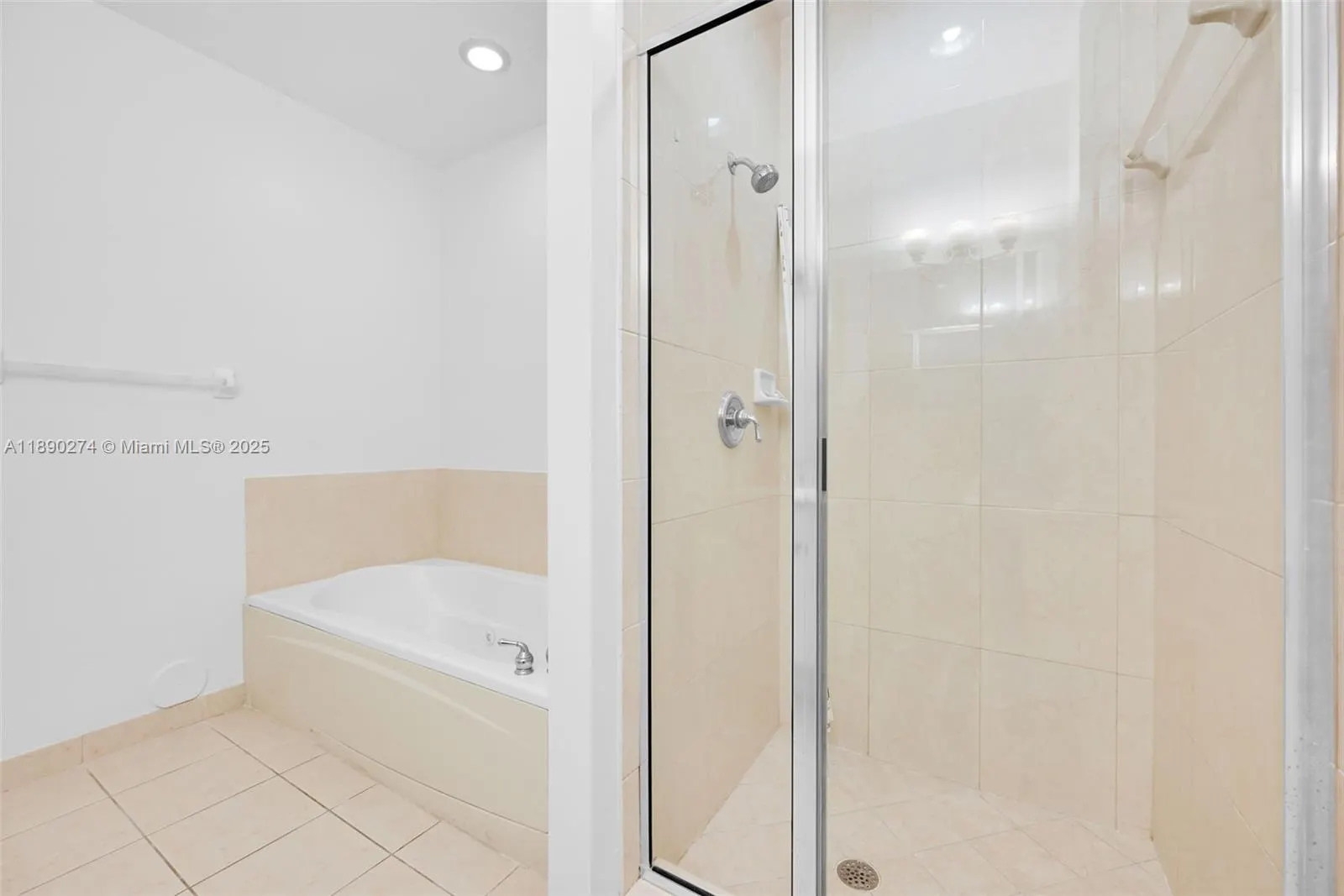 742 NE 7th Ave, #742